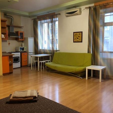 Квартира-Студия На Котляра Kharkiv Extérieur photo