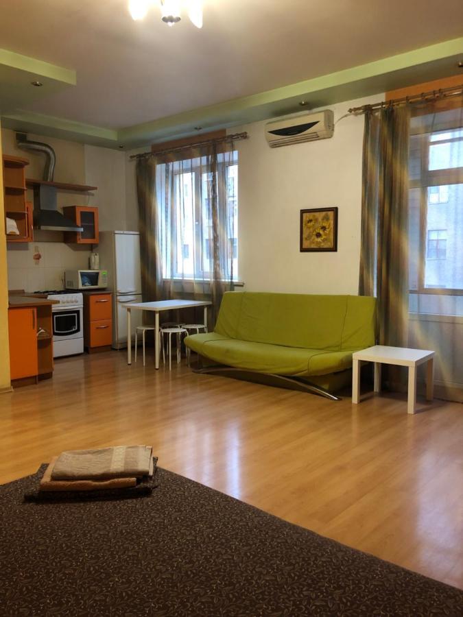 Квартира-Студия На Котляра Kharkiv Extérieur photo